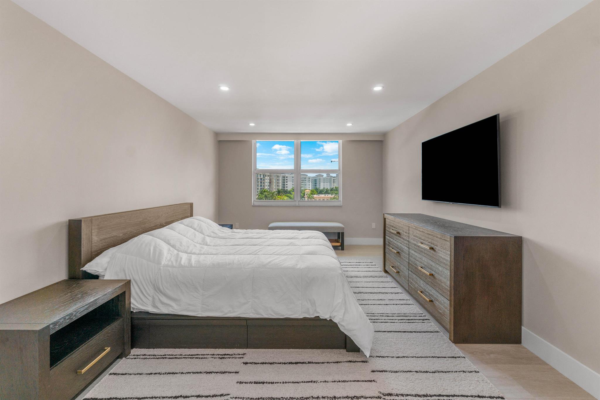 99 SE Mizner Blvd Boulevard Unit: 627