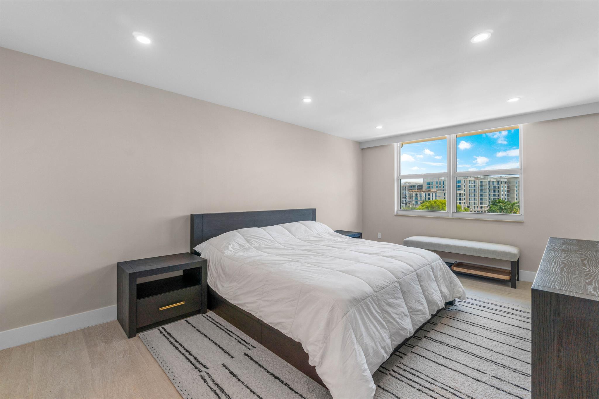 99 SE Mizner Blvd Boulevard Unit: 627