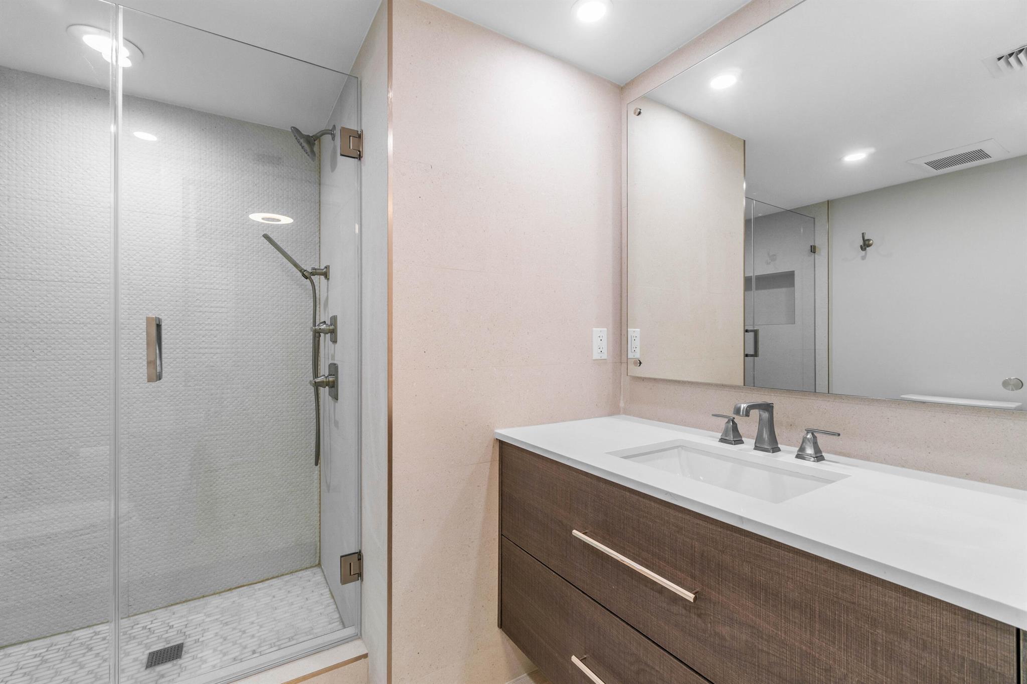 99 SE Mizner Blvd Boulevard Unit: 627