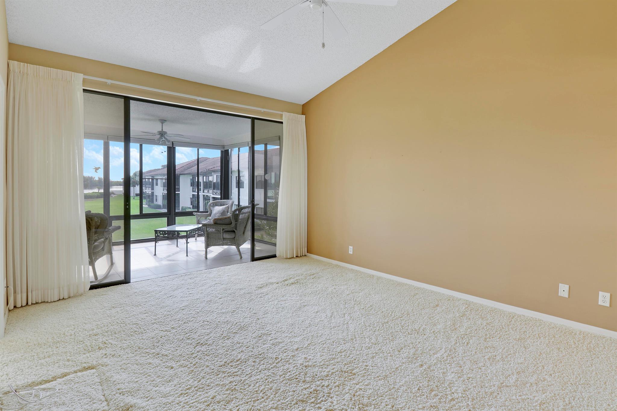 6102 SE Landing Way Unit: 15
