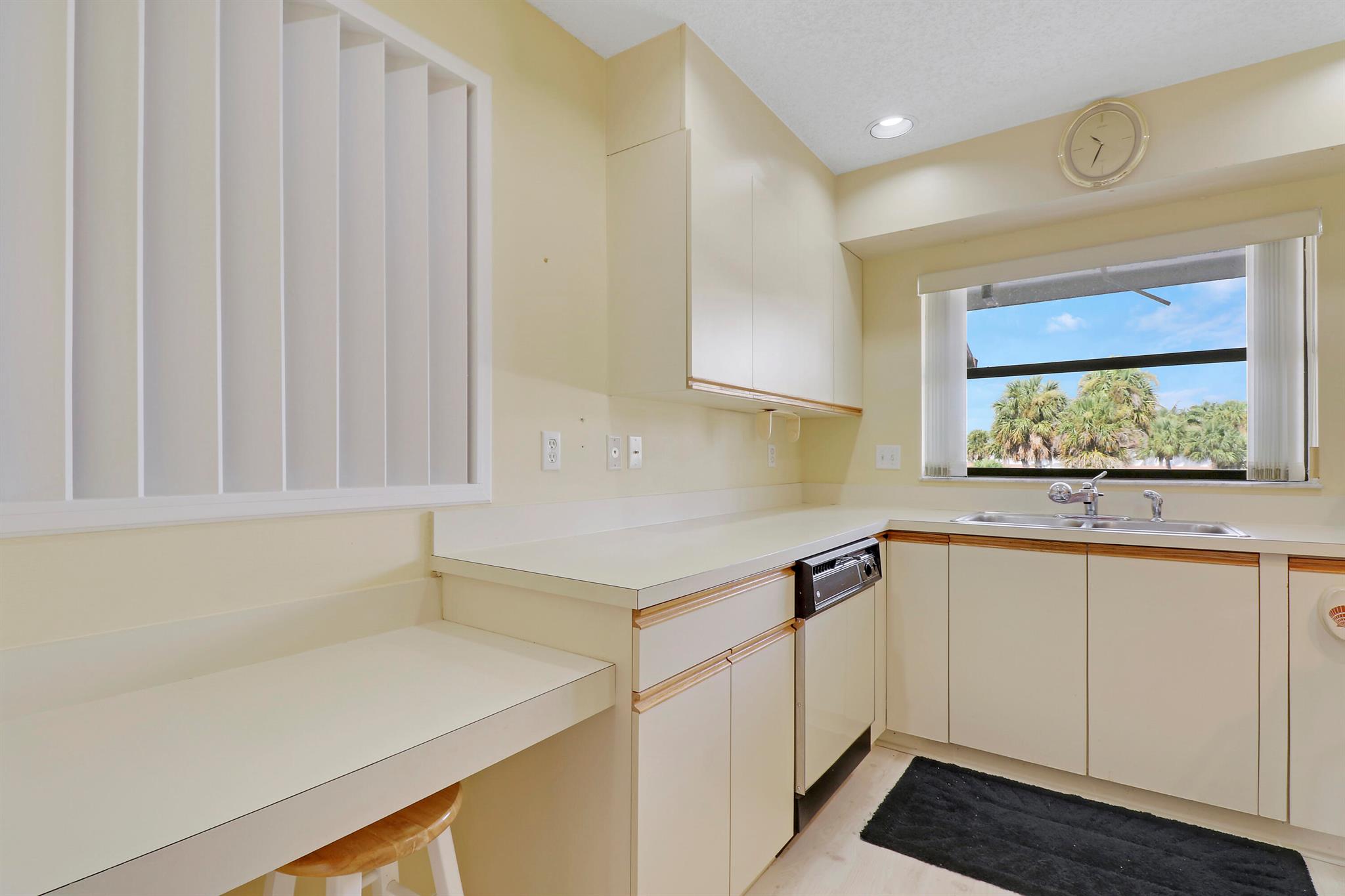6102 SE Landing Way Unit: 15