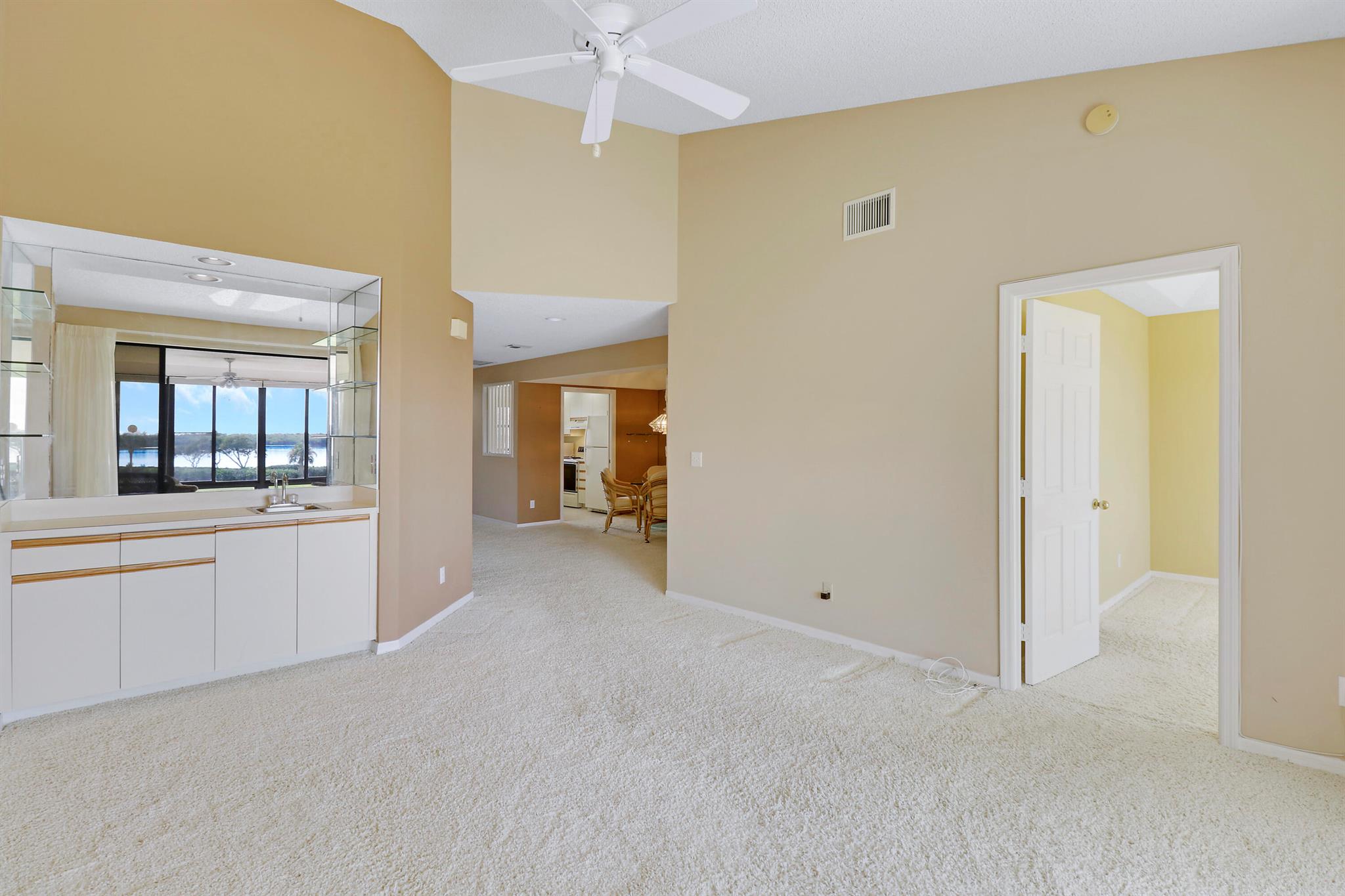 6102 SE Landing Way Unit: 15