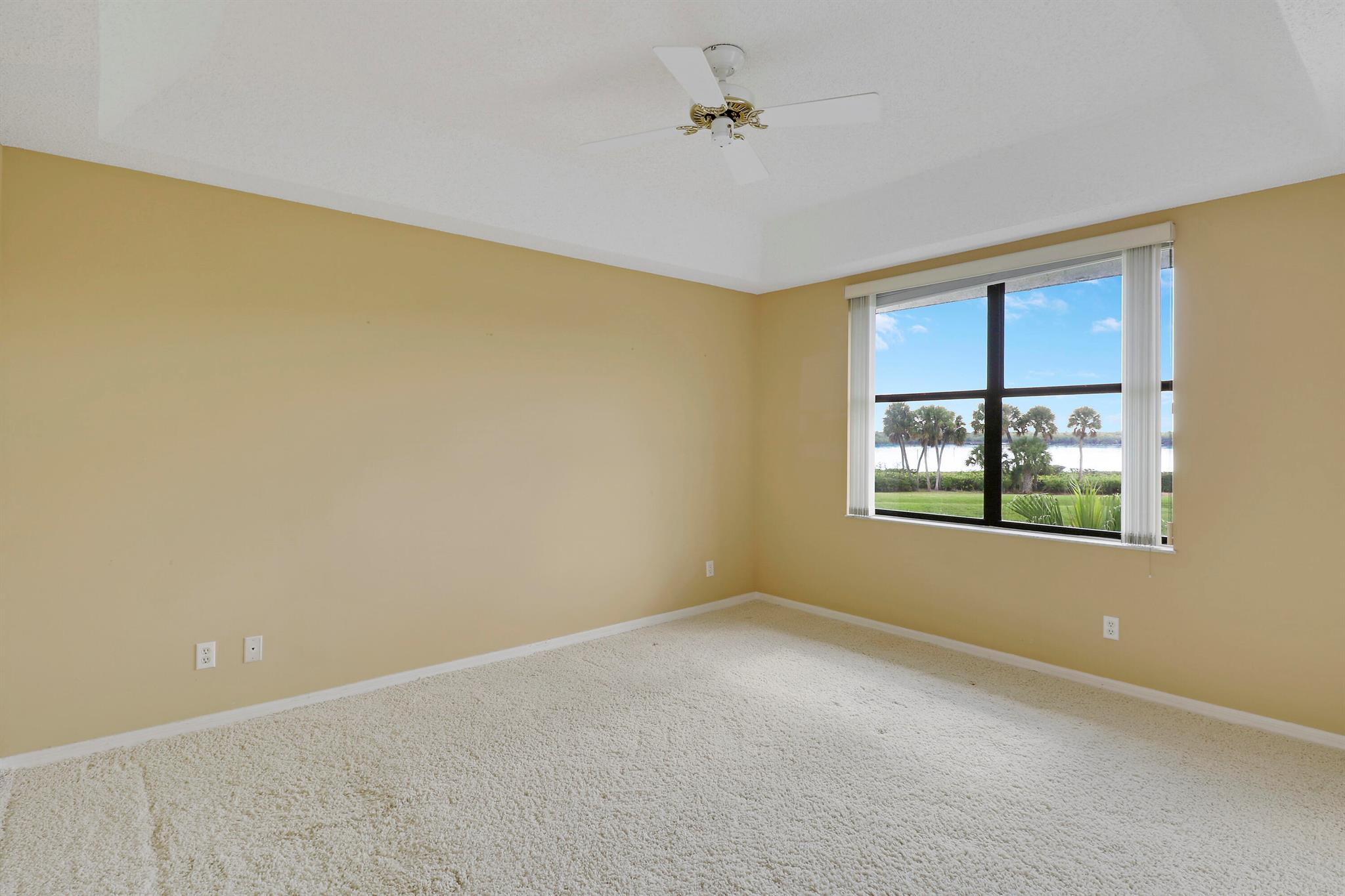 6102 SE Landing Way Unit: 15