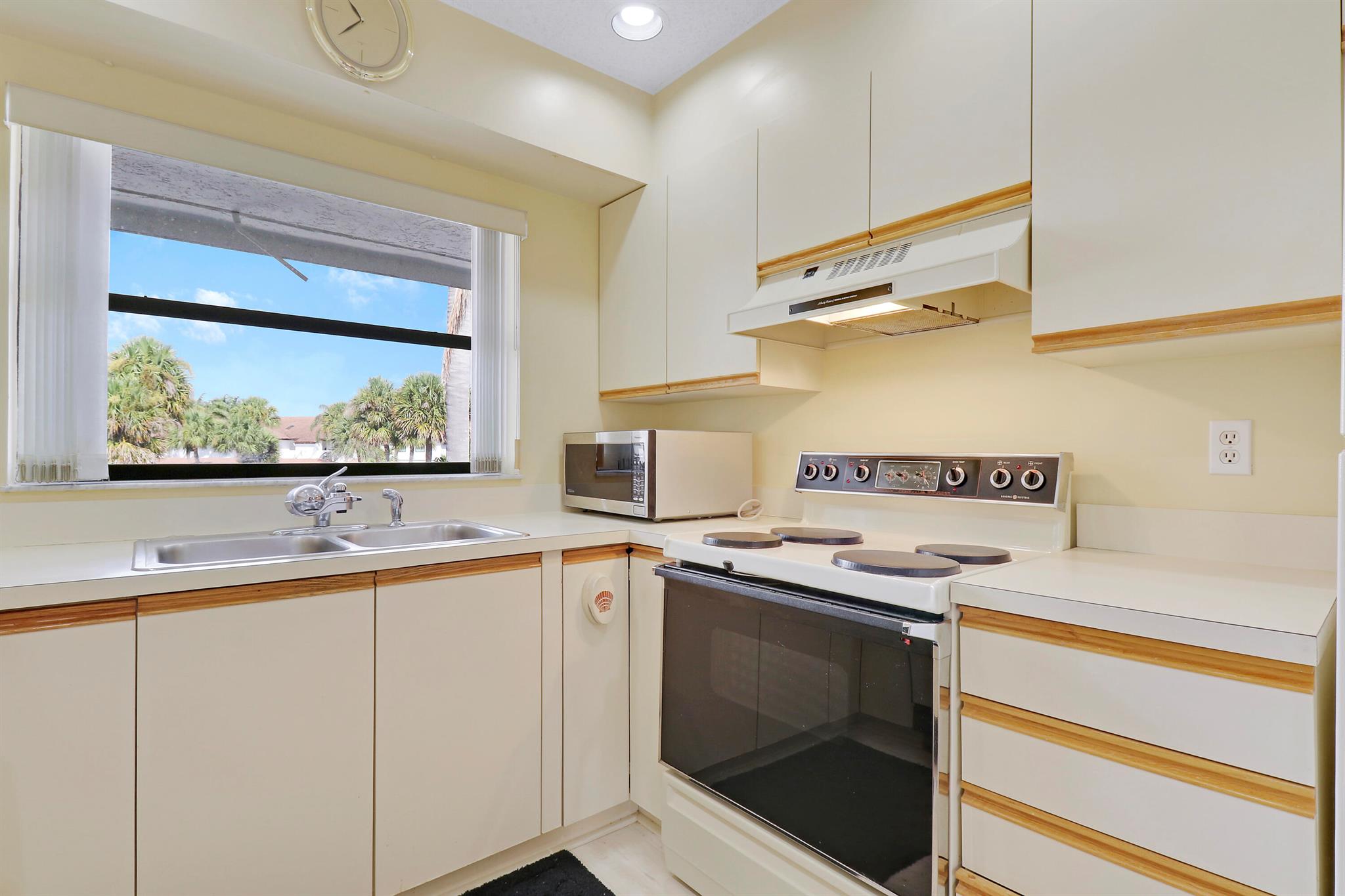 6102 SE Landing Way Unit: 15