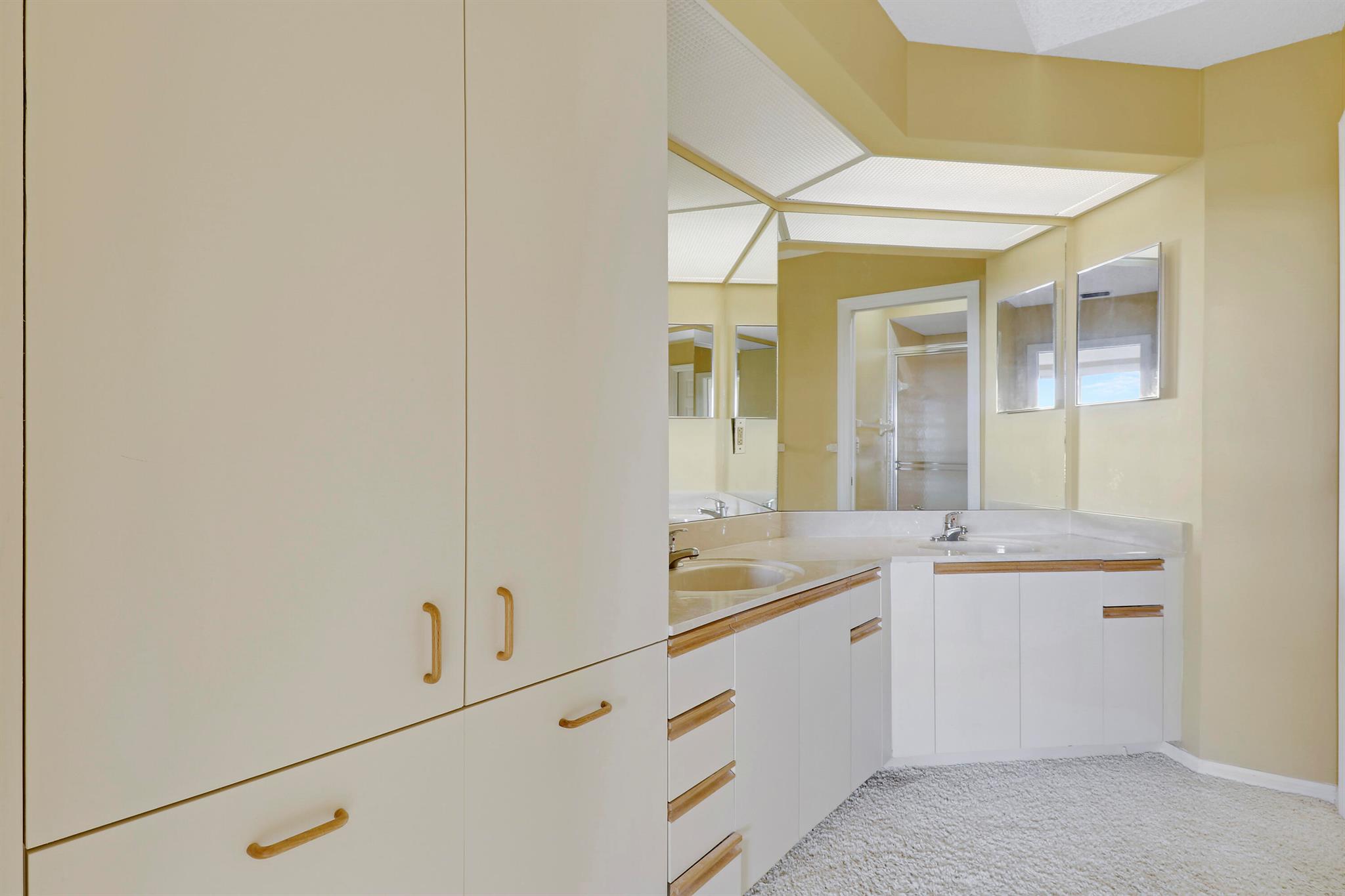6102 SE Landing Way Unit: 15