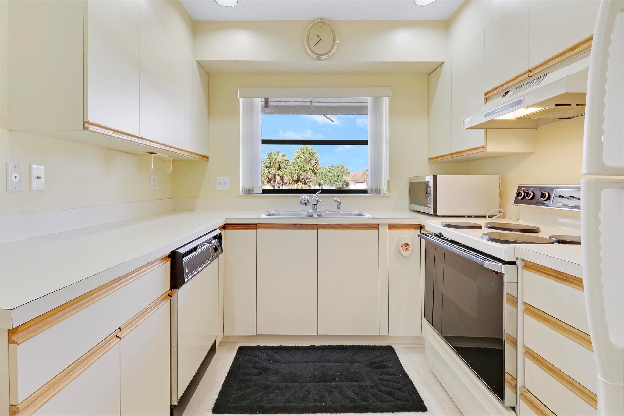6102 SE Landing Way Unit: 15
