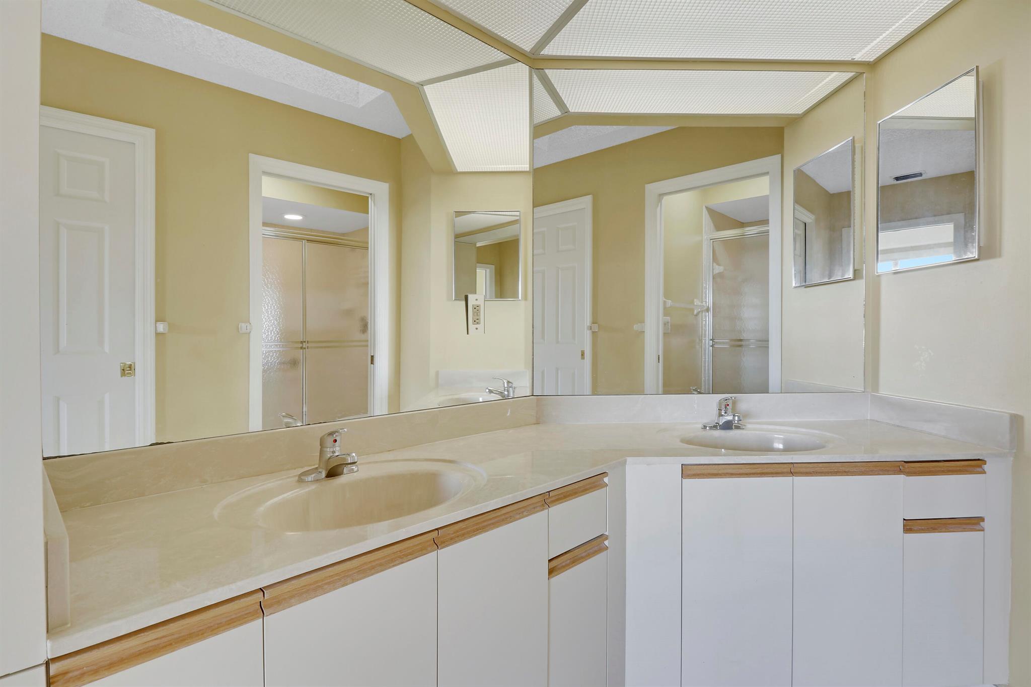 6102 SE Landing Way Unit: 15