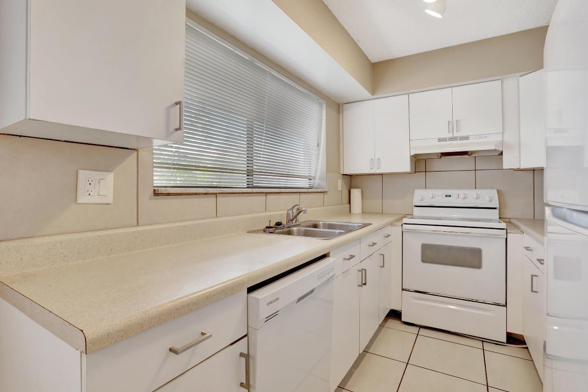 2566 Coral Springs Drive 2566, Coral Springs Unit: 2566