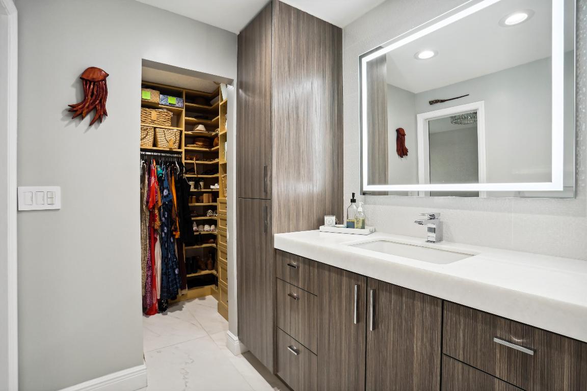 660 NW 101 Ter Terrace