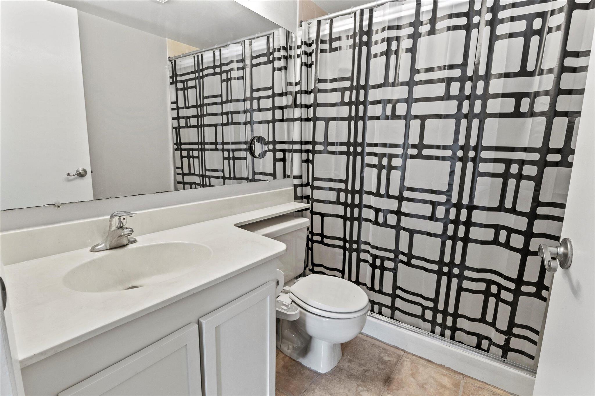 13830 Oneida Drive Unit: B2