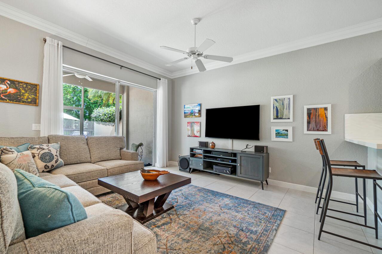 5743 Via De La Plata Circle