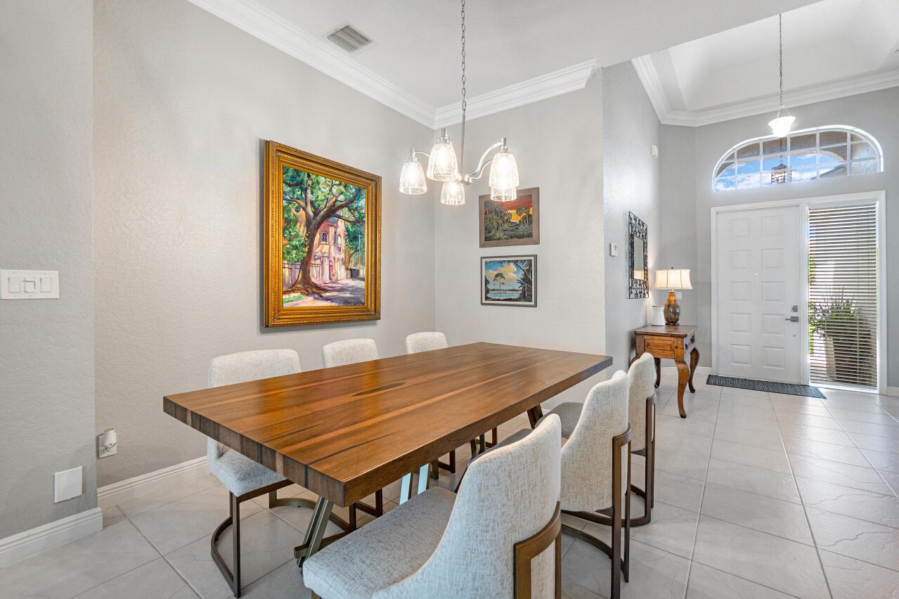 5743 Via De La Plata Circle