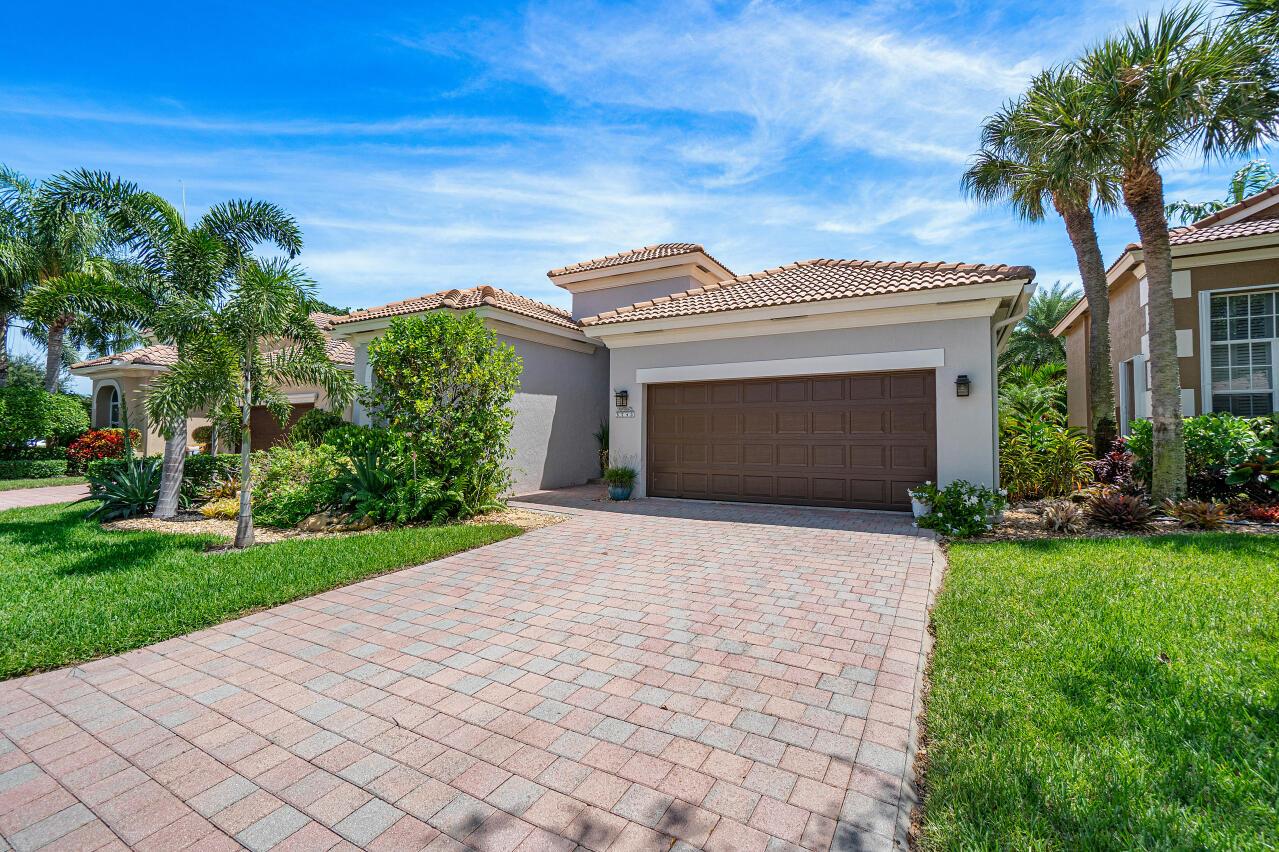 5743 Via De La Plata Circle