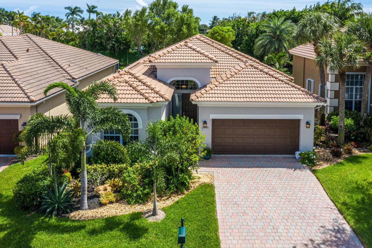 5743 Via De La Plata Circle