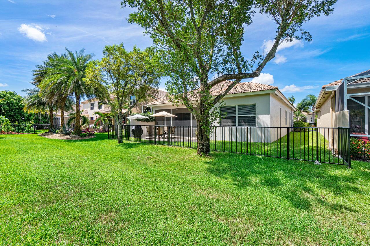 5743 Via De La Plata Circle