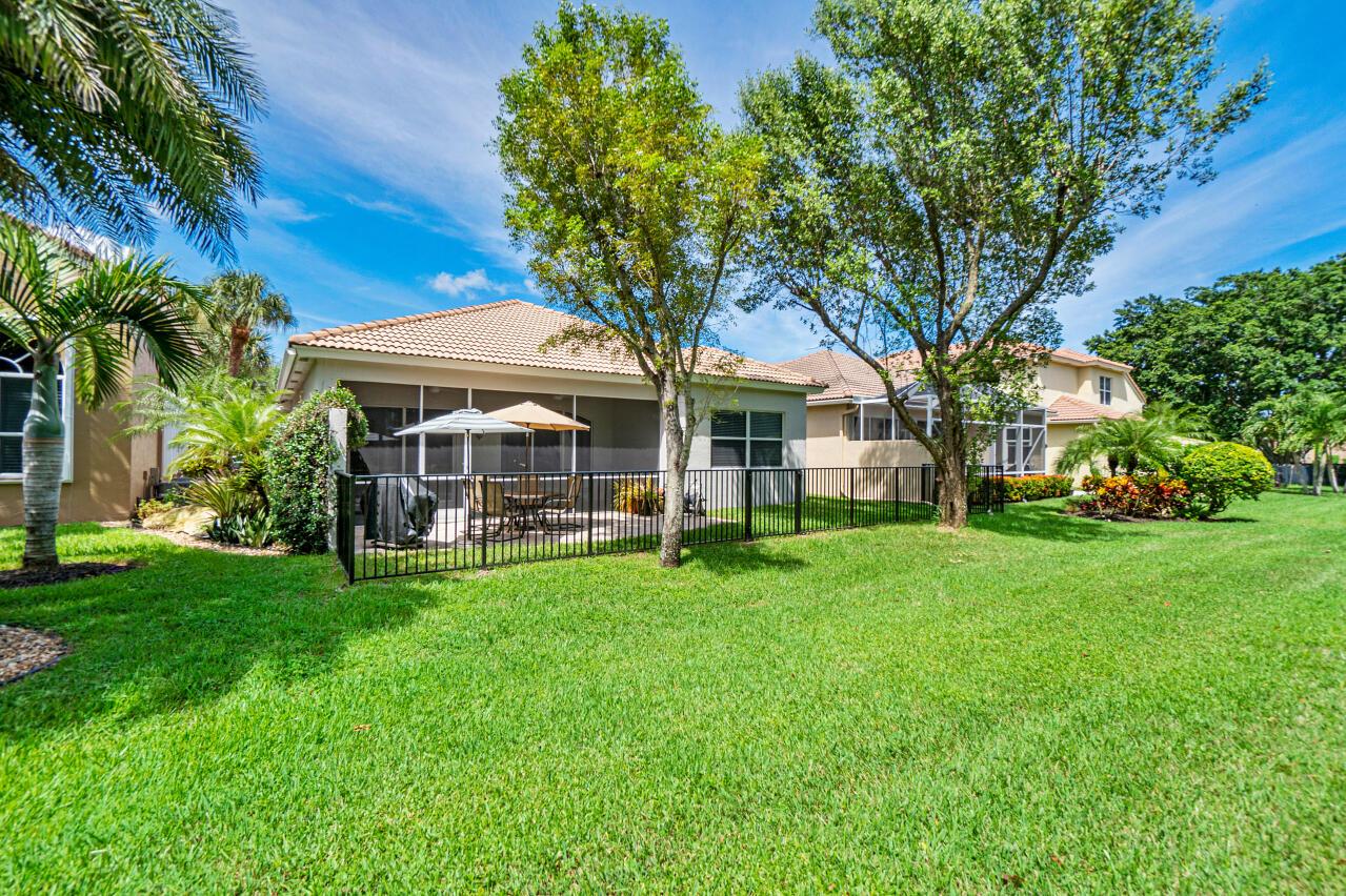 5743 Via De La Plata Circle