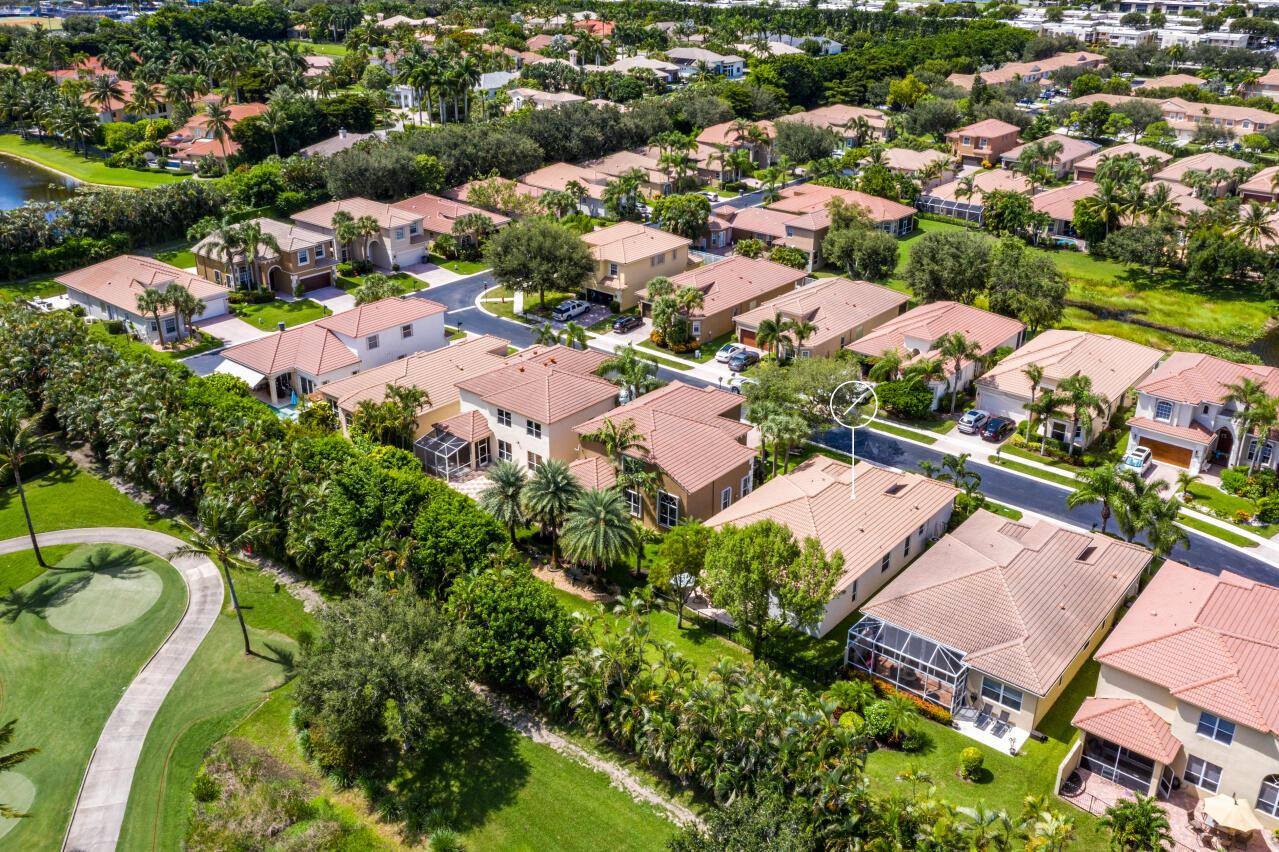 5743 Via De La Plata Circle