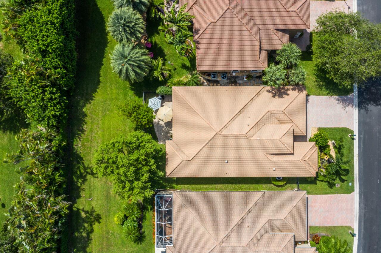 5743 Via De La Plata Circle