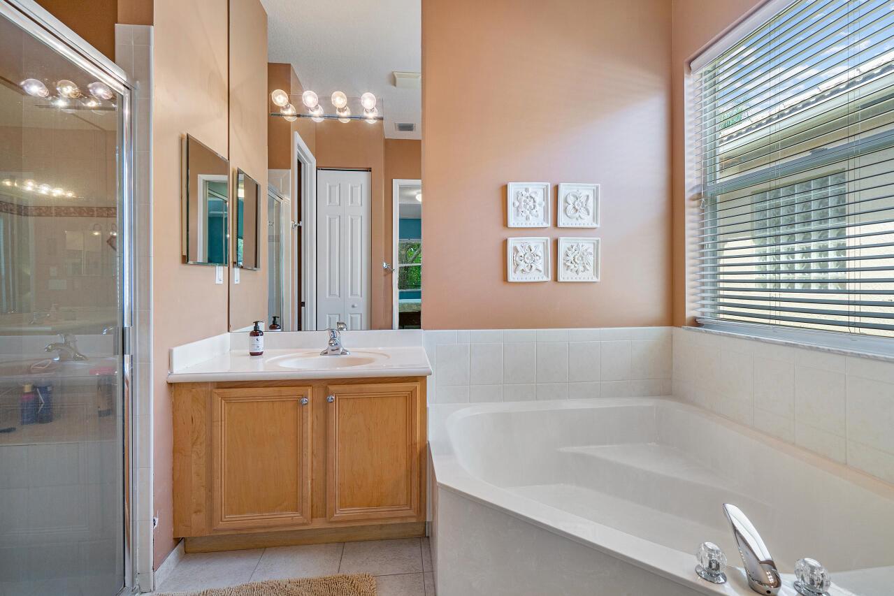 5743 Via De La Plata Circle