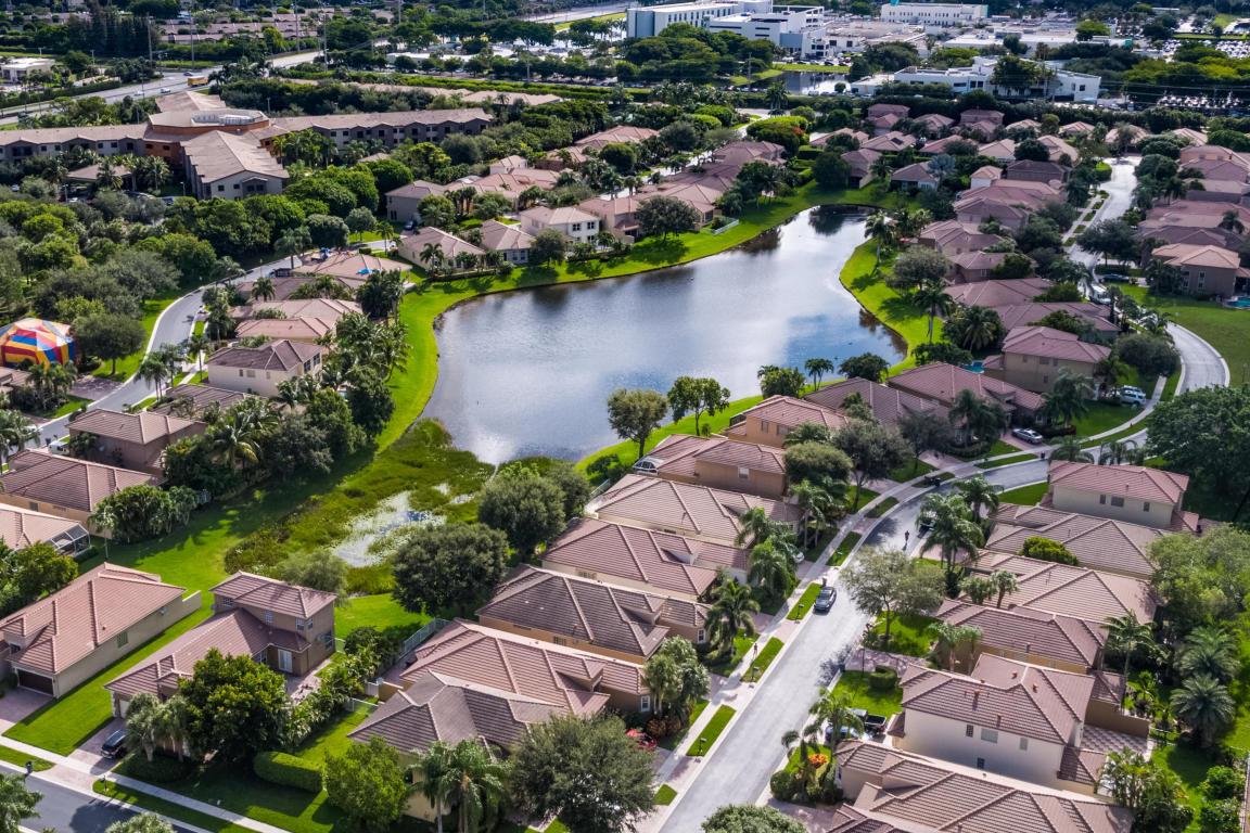 5743 Via De La Plata Circle