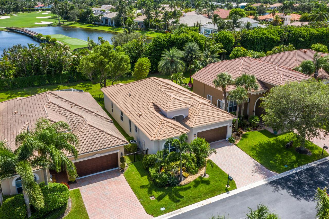 5743 Via De La Plata Circle