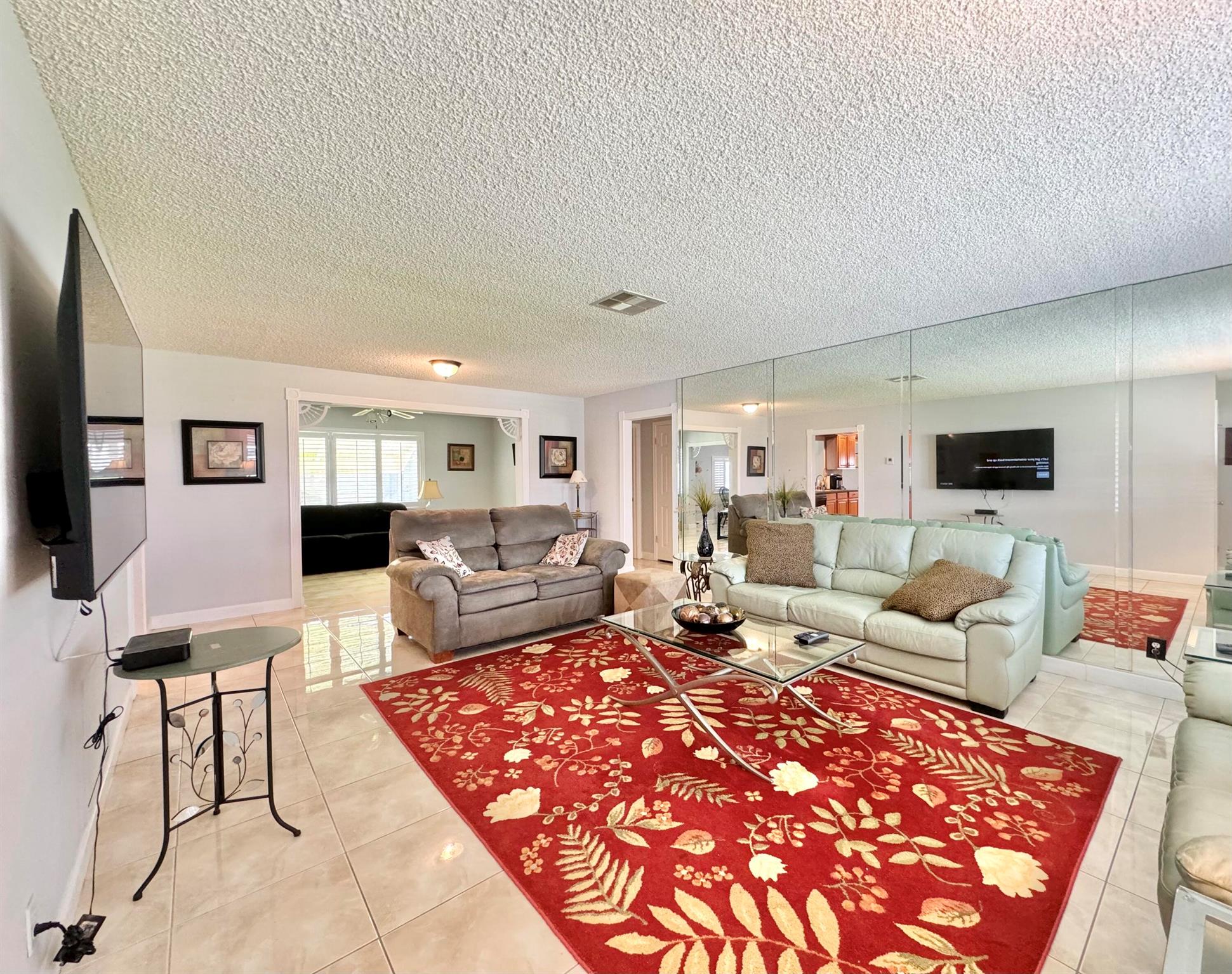 1985 Campanelli Boulevard