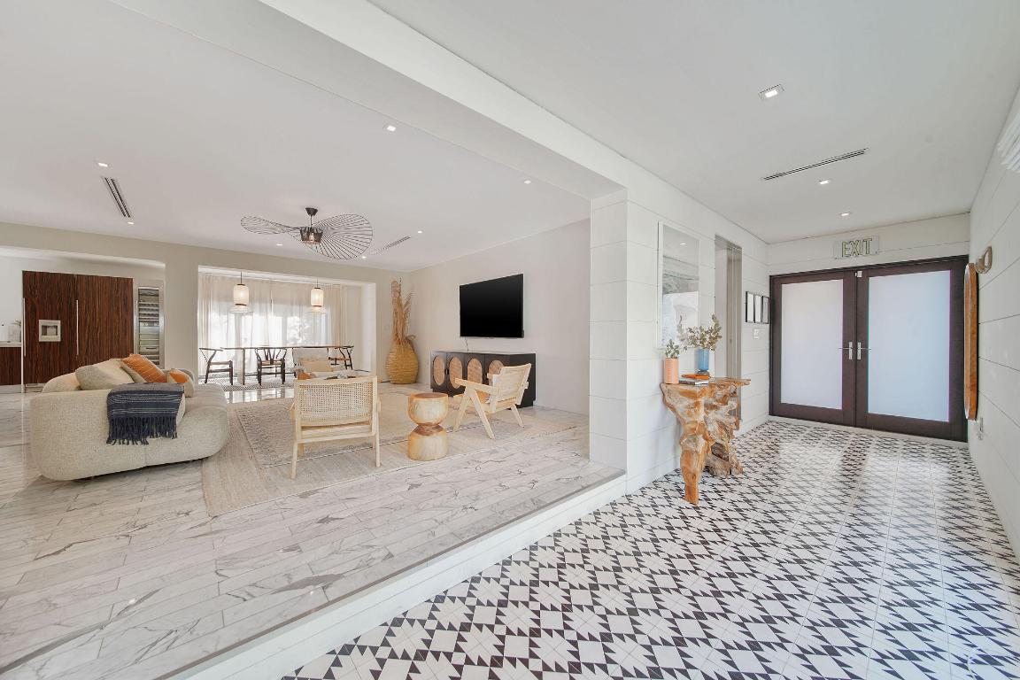 1540 N Treasure Drive