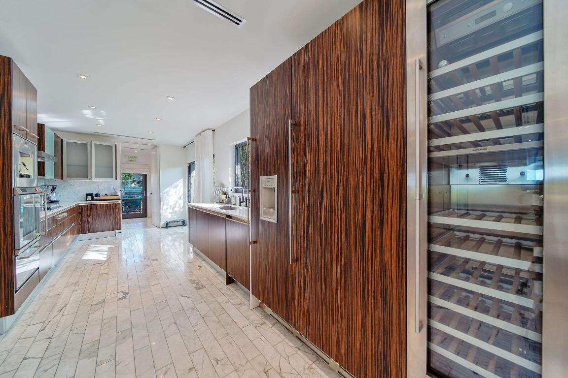 1540 N Treasure Drive