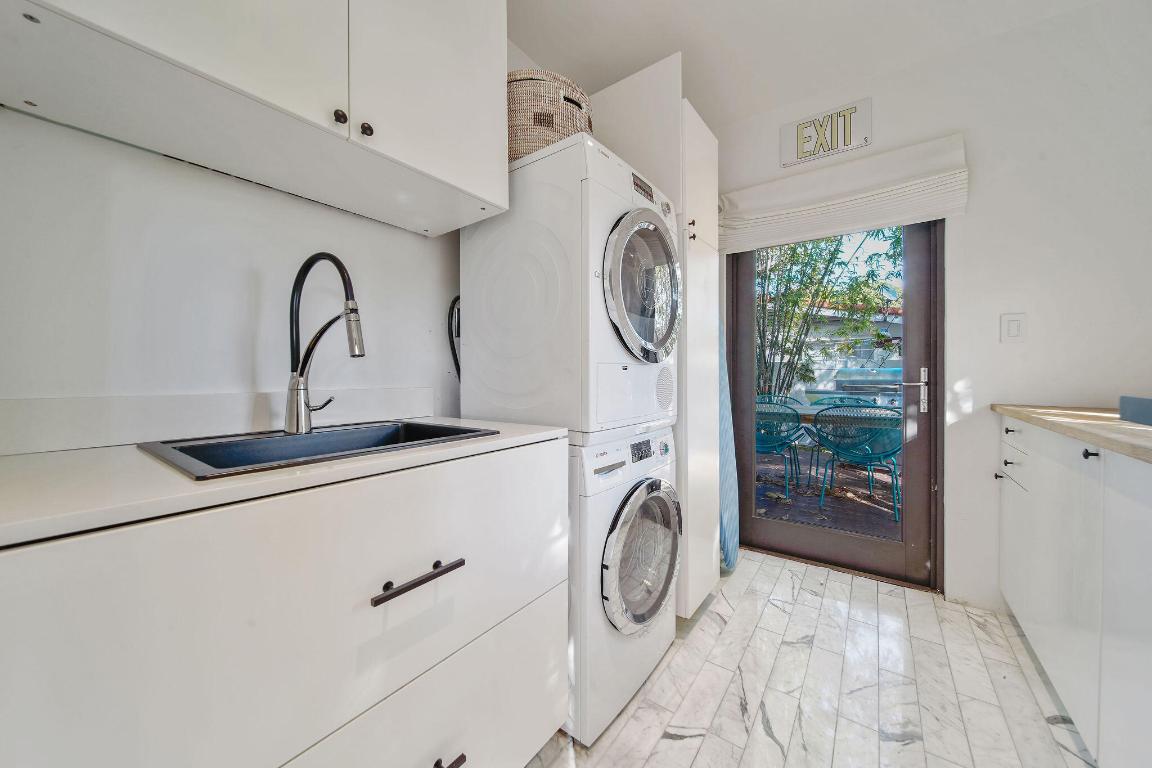 1540 N Treasure Drive