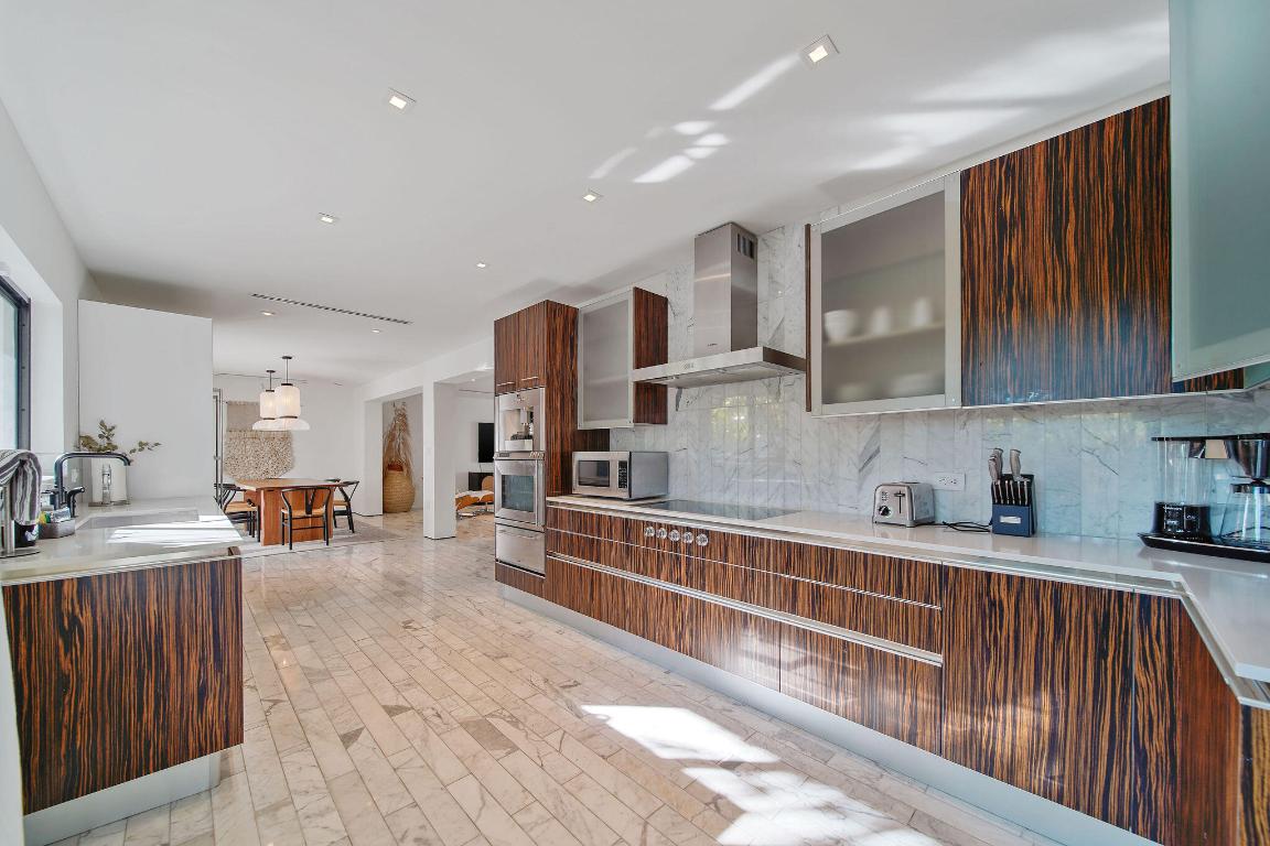 1540 N Treasure Drive