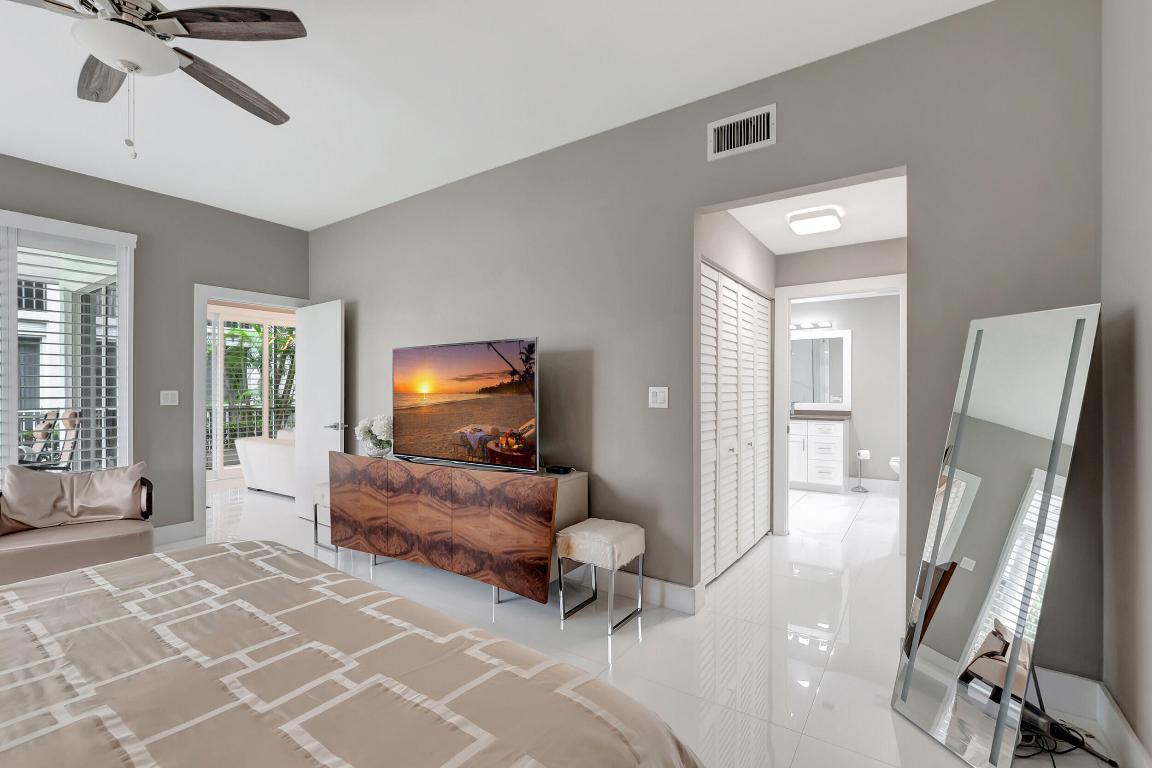 5136 Lake Catalina Drive Unit: C