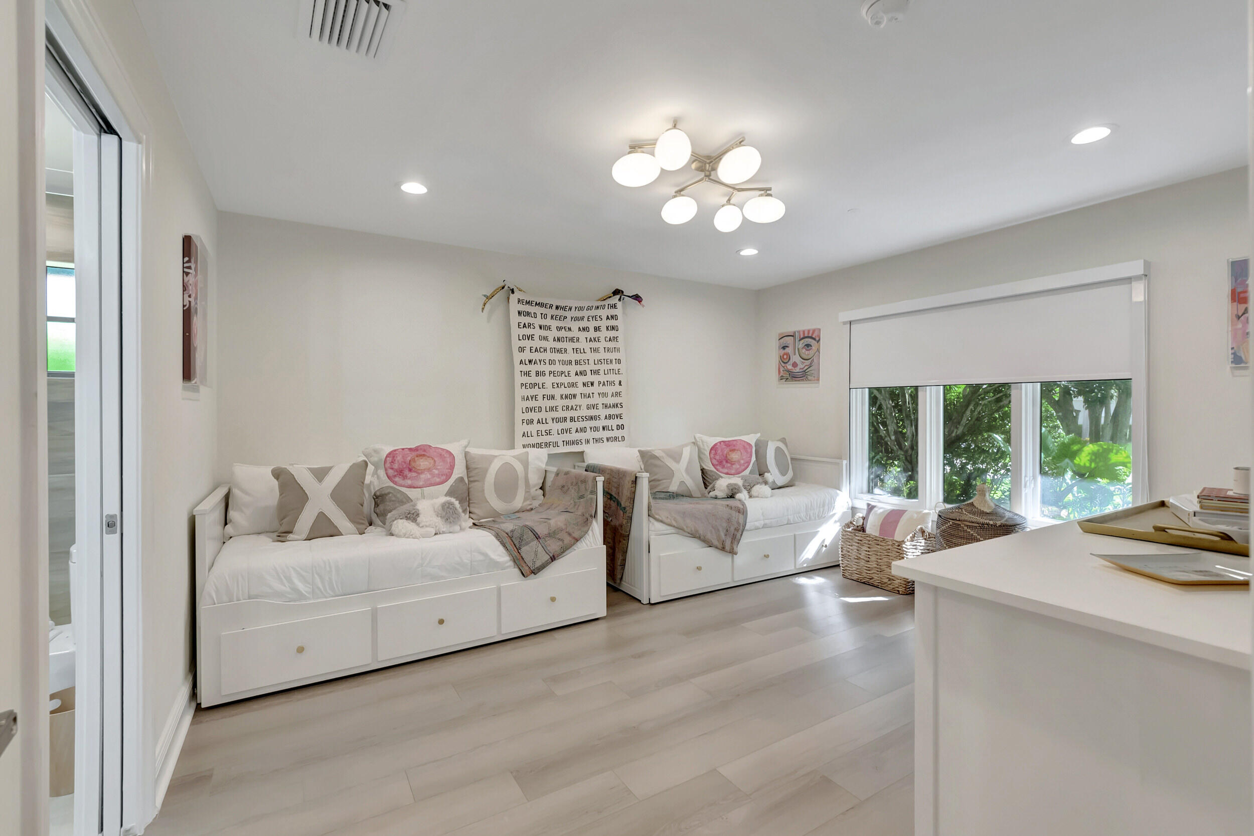 4085 Georges Way