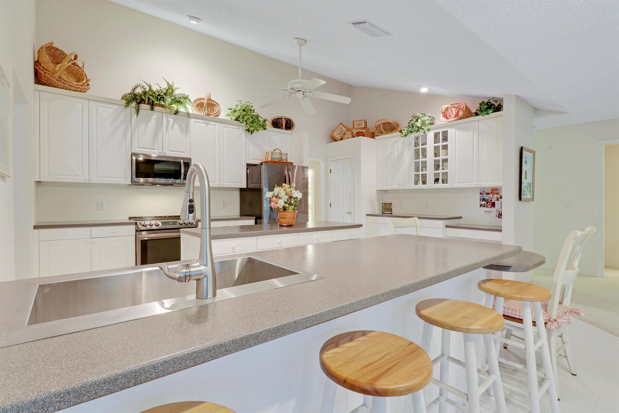 196 SE Turtle Creek Drive