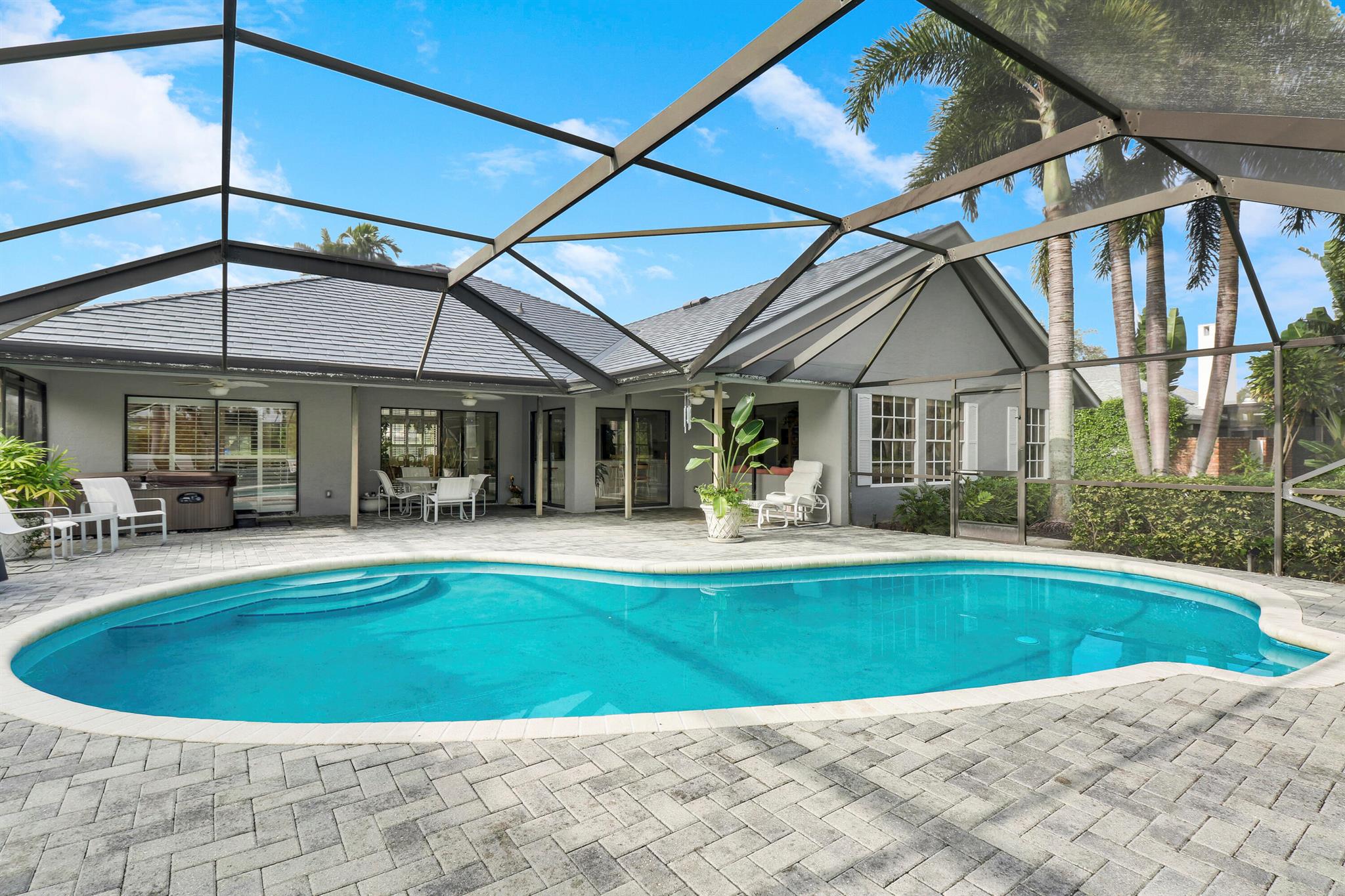 196 SE Turtle Creek Drive