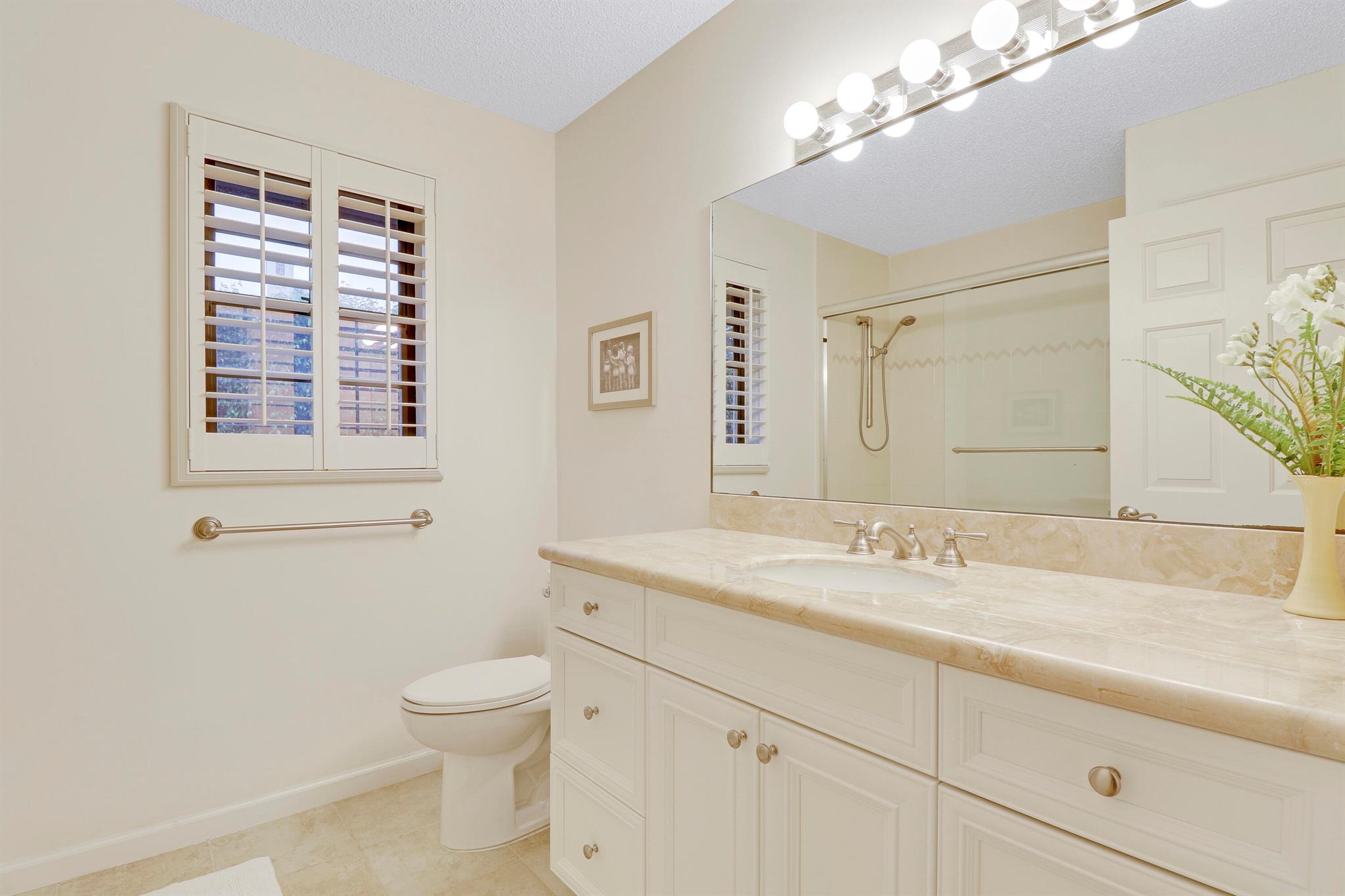 196 SE Turtle Creek Drive