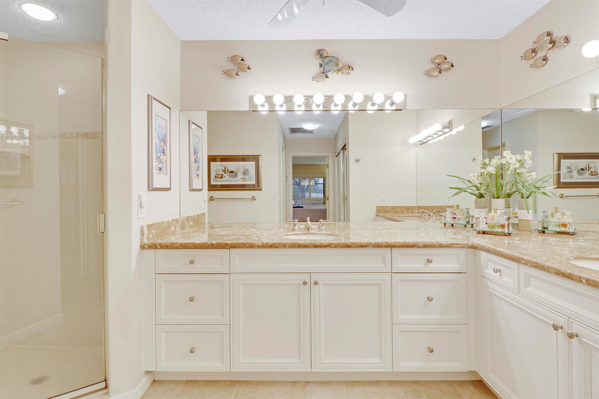 196 SE Turtle Creek Drive