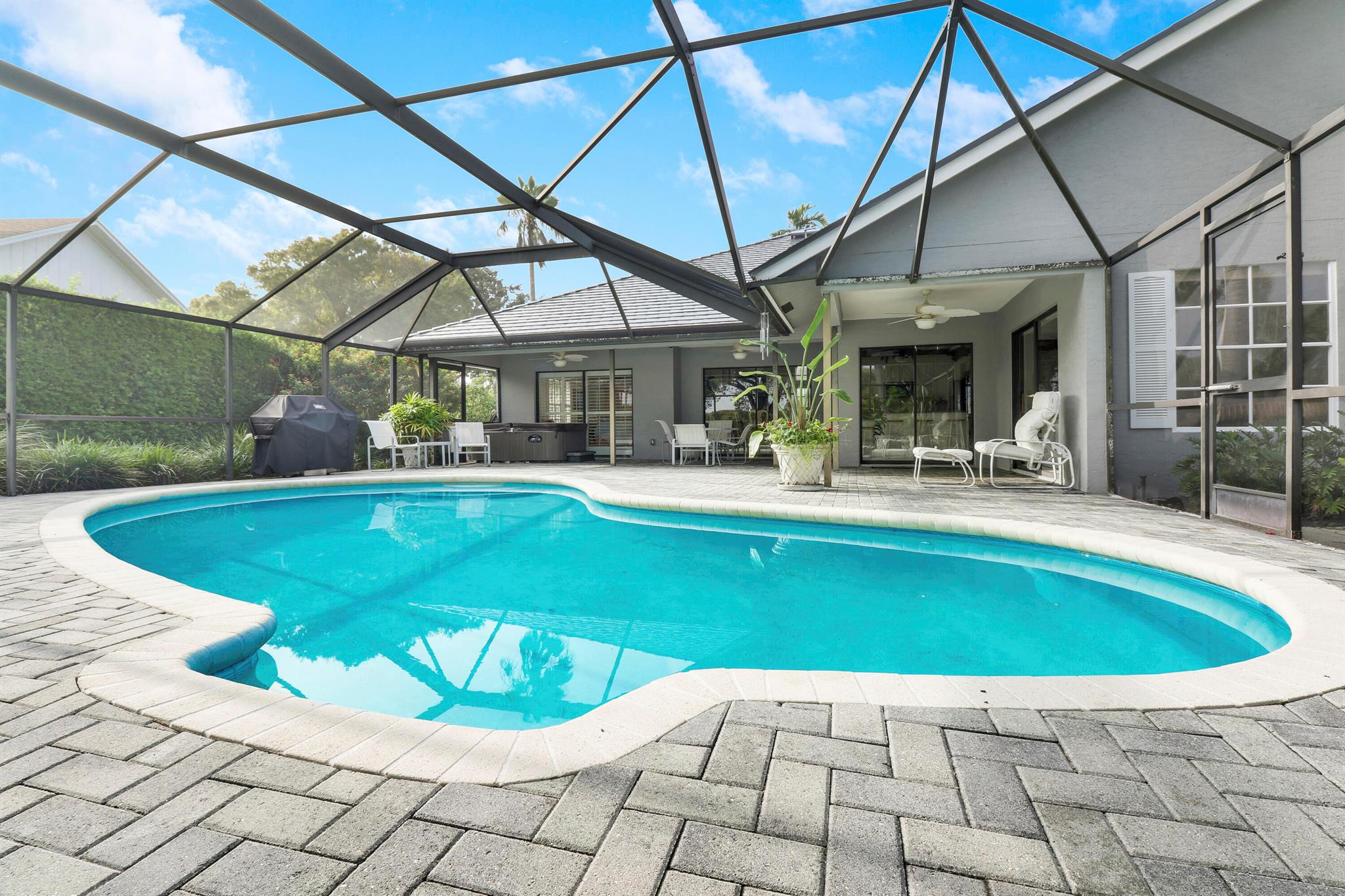 196 SE Turtle Creek Drive