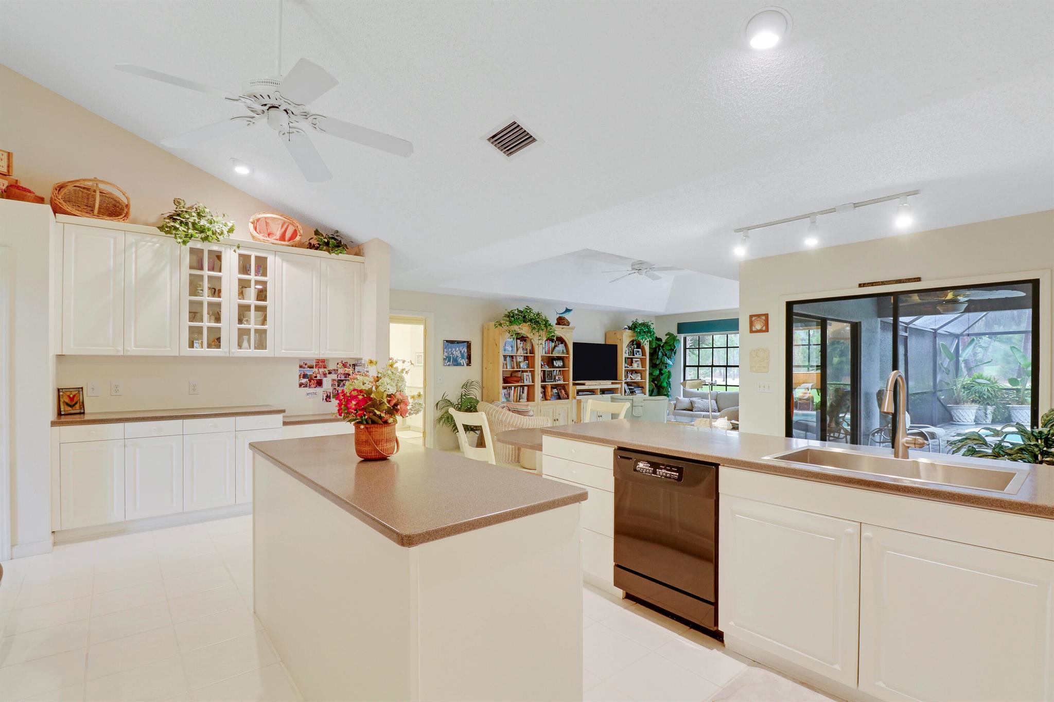 196 SE Turtle Creek Drive