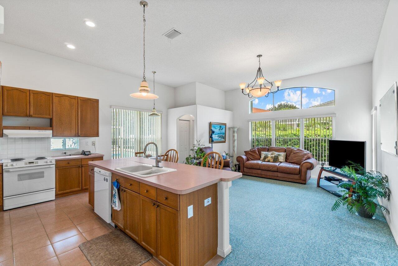 5811 La Gorce Circle