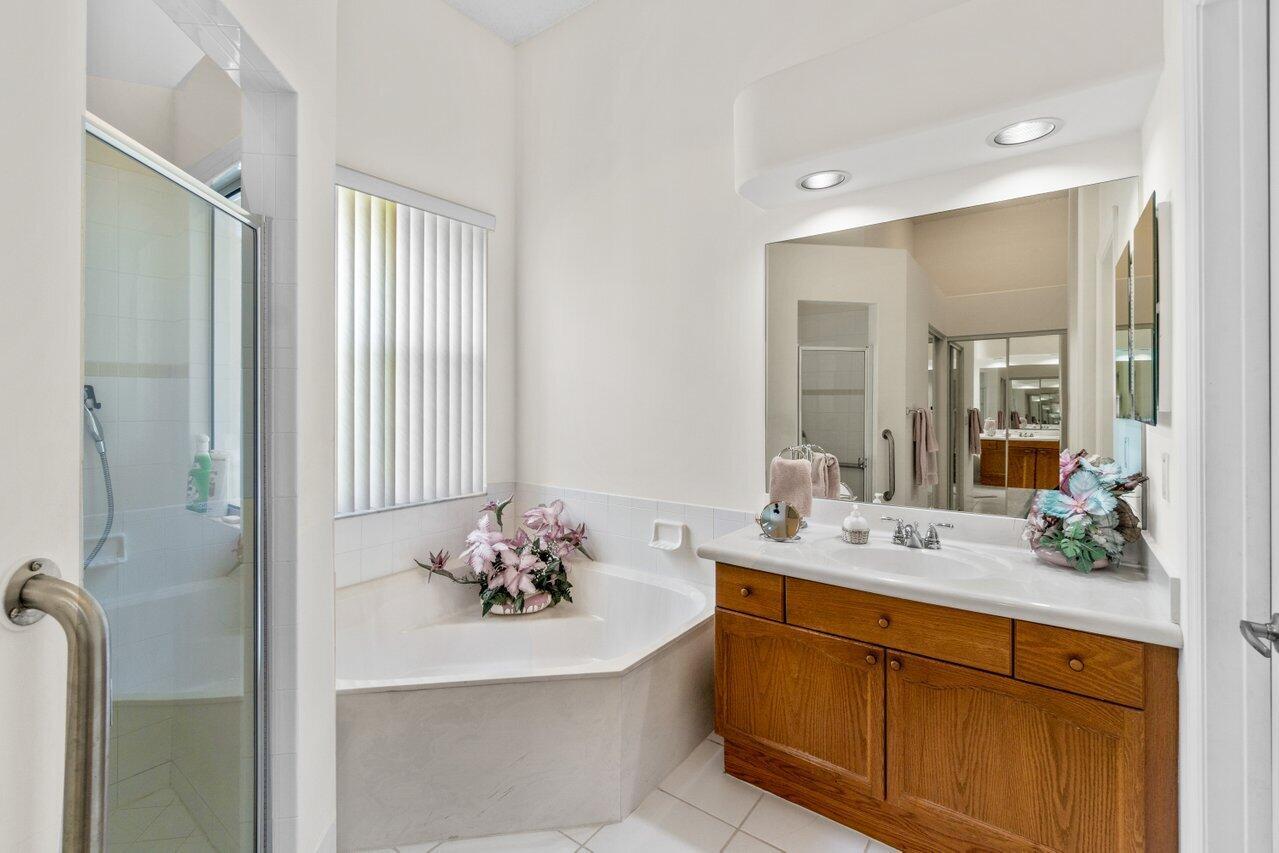 5811 La Gorce Circle