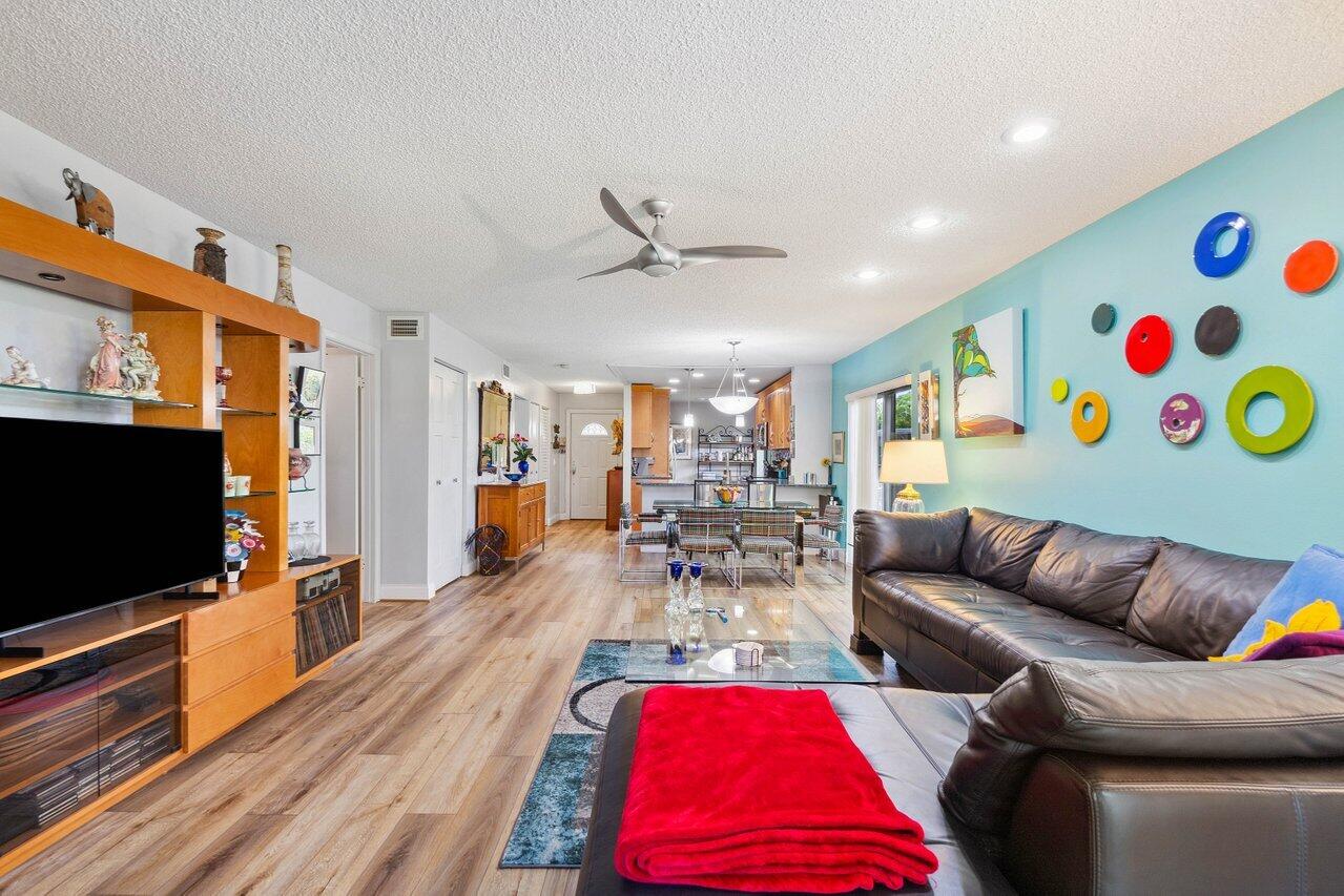 52 Stratford Lane Unit: A