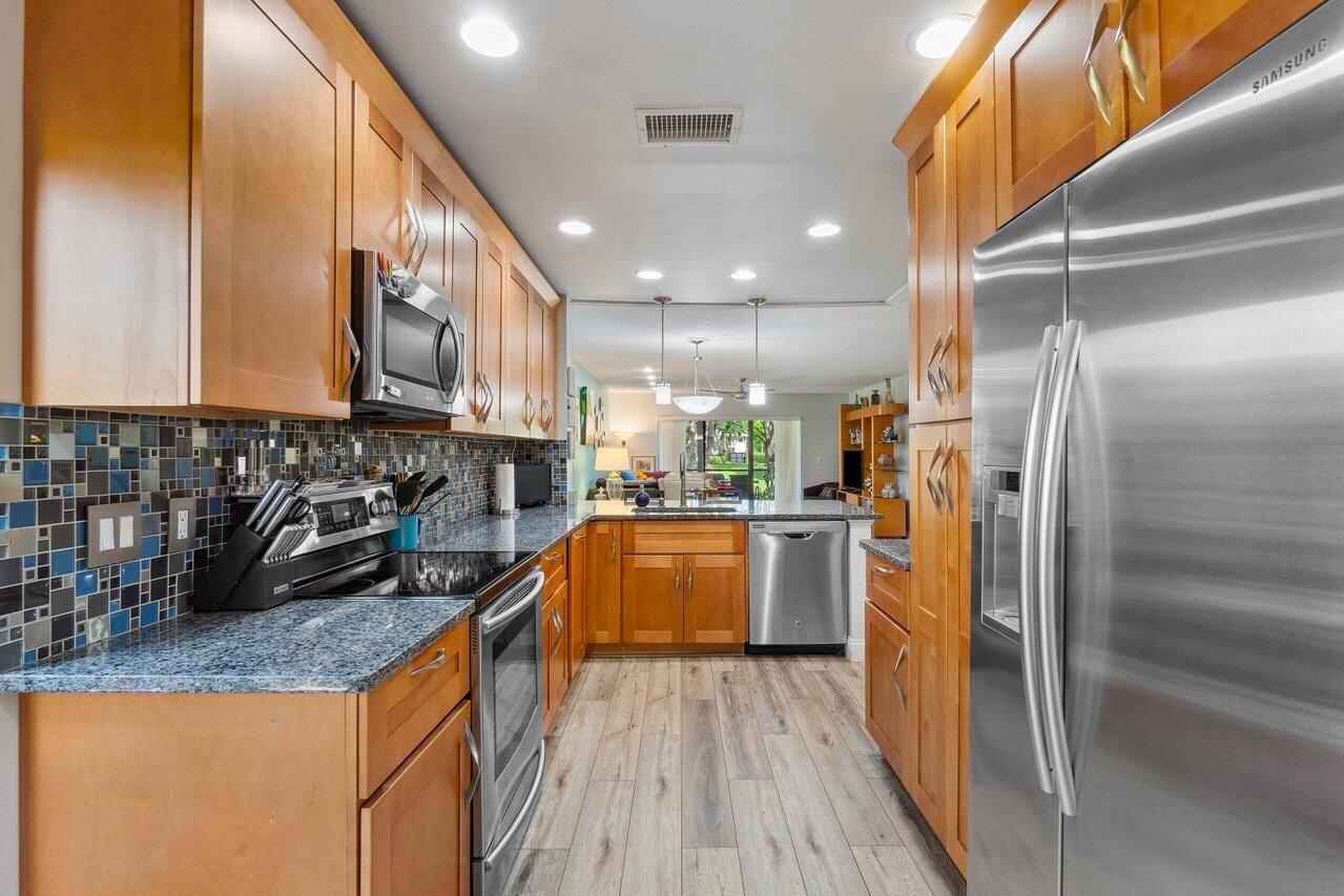 52 Stratford Lane Unit: A