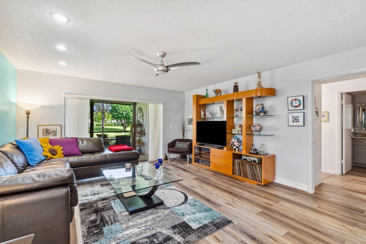52 Stratford Lane Unit: A