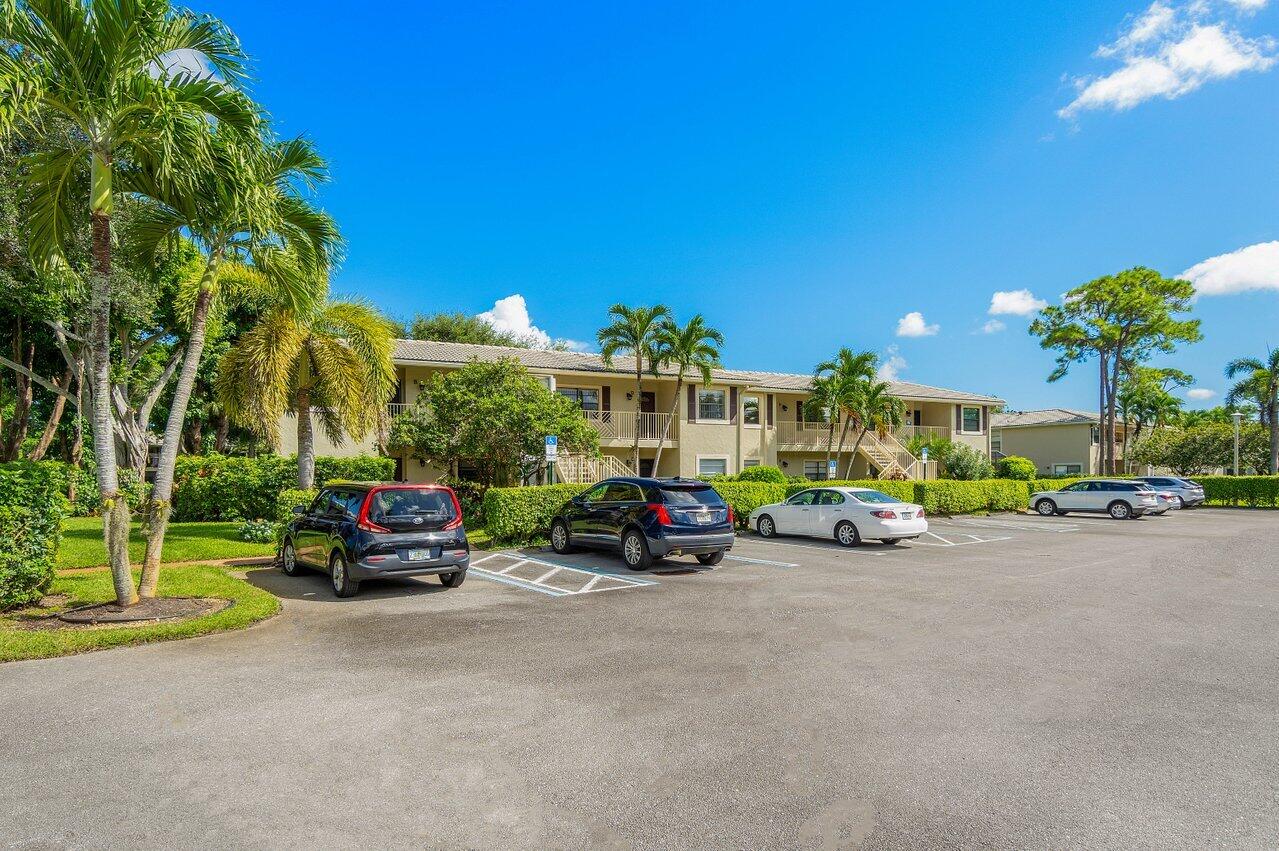 52 Stratford Lane Unit: A