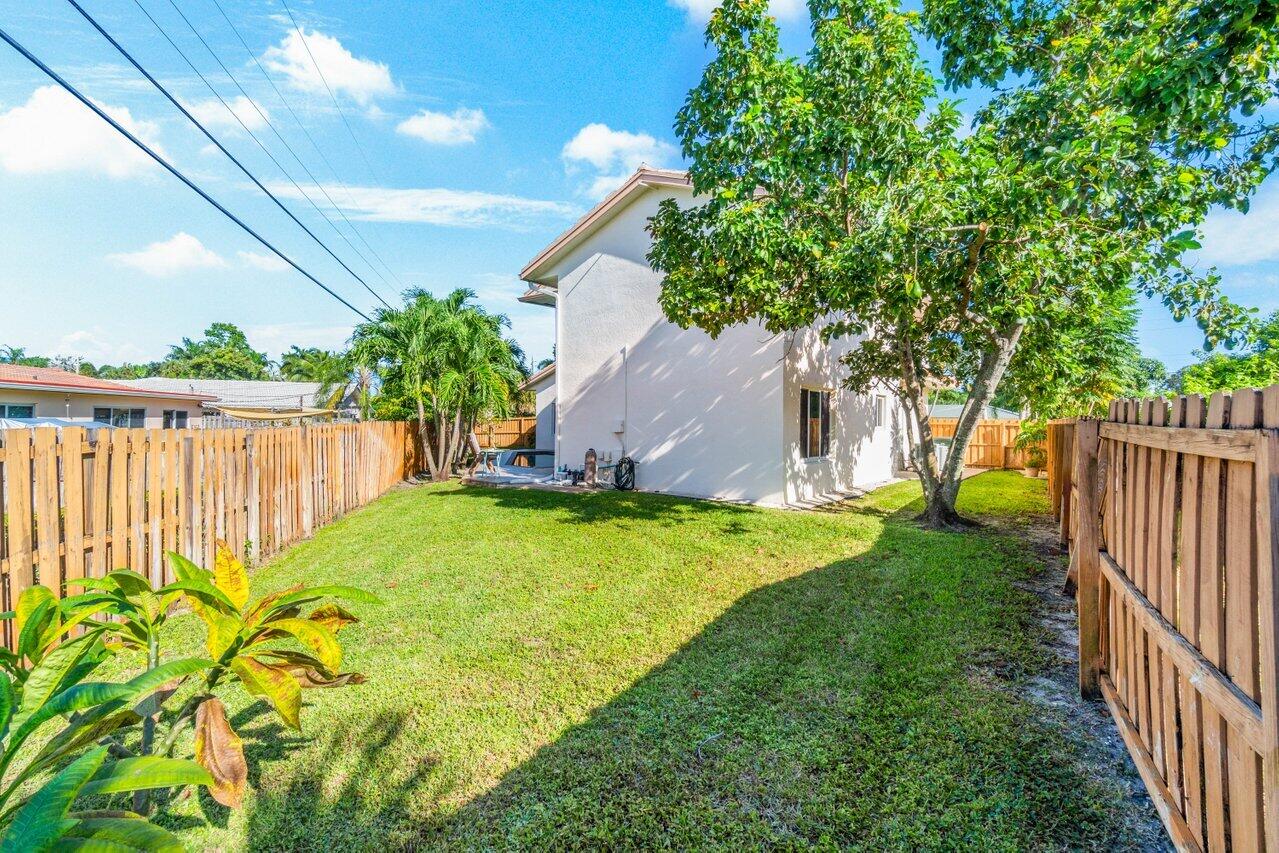 4517 NW 5th Avenue