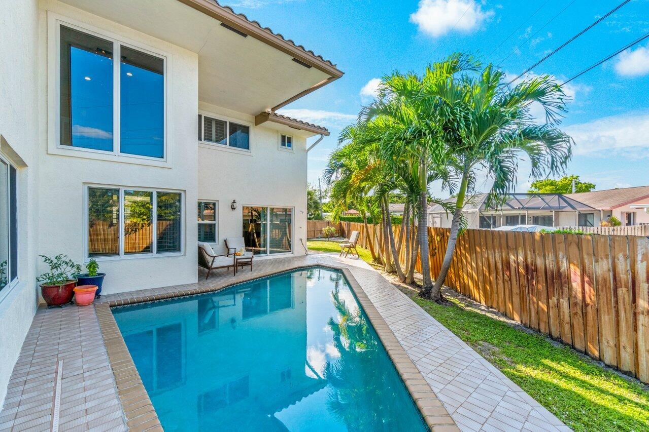 4517 NW 5th Avenue