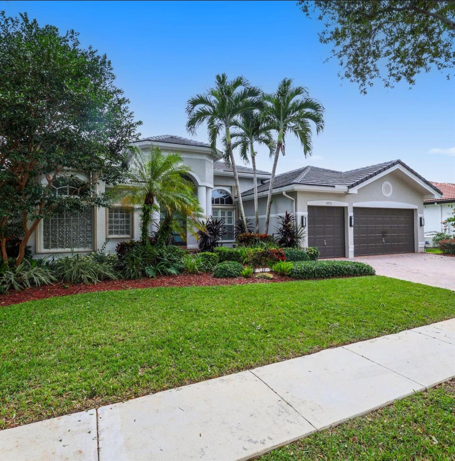 19552 Saturnia Lakes Drive