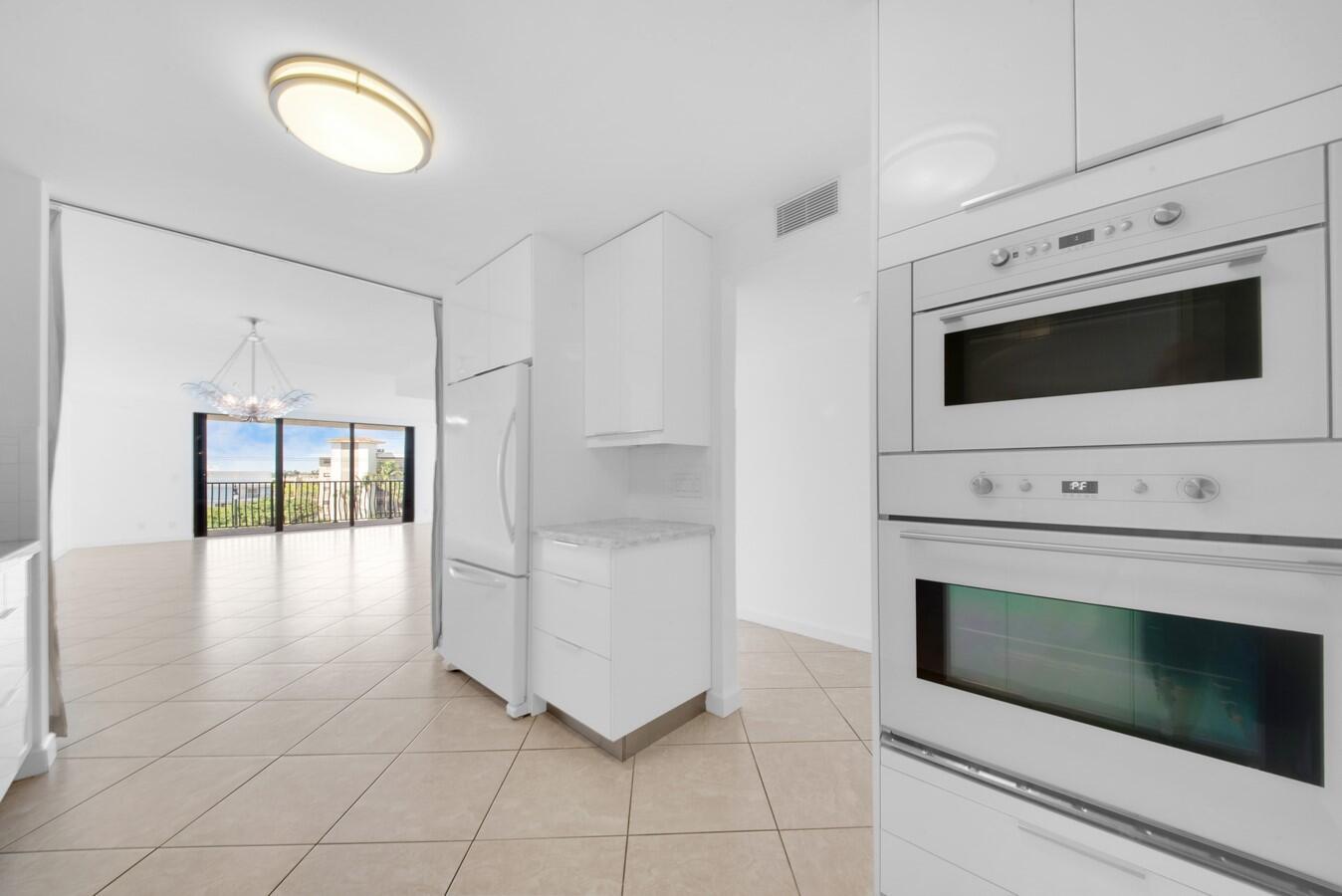 4000 S Ocean Boulevard 303, South Palm Beach Unit: 303