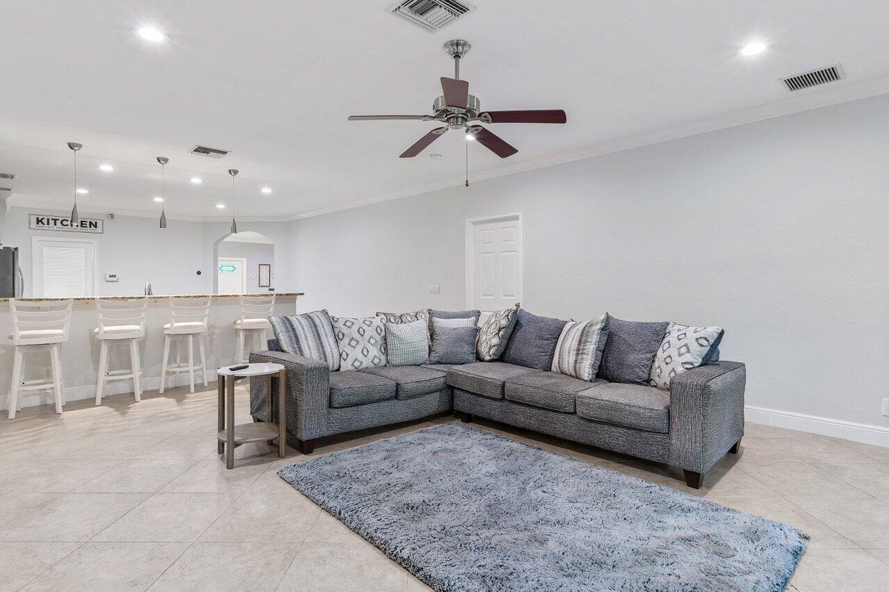 215 Gulfstream Boulevard