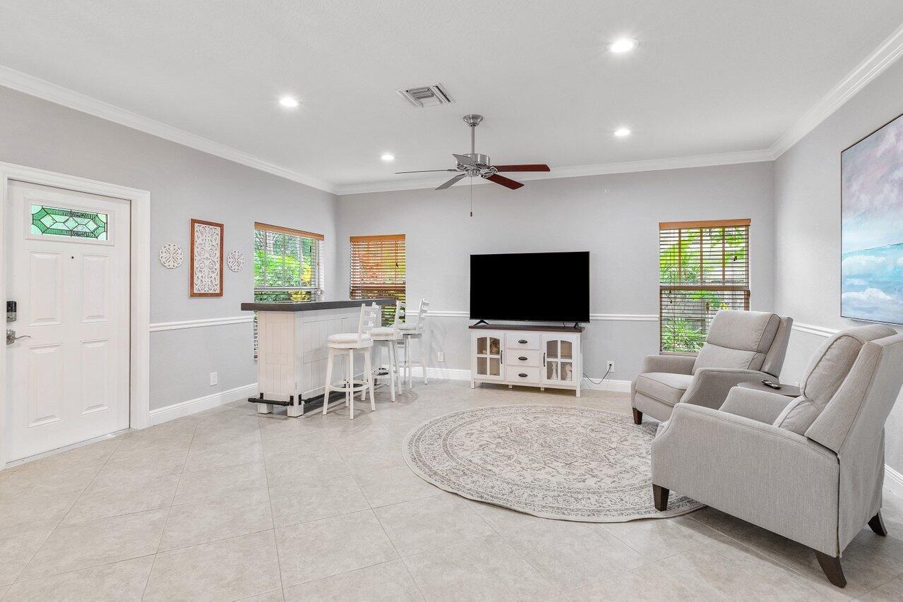 215 Gulfstream Boulevard